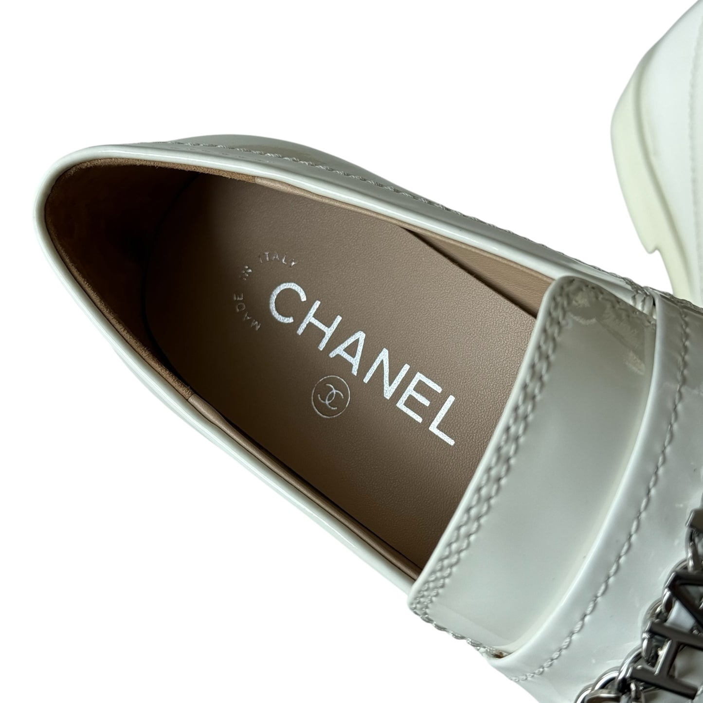 CHANEL WHITE SHINY CALFSKIN LOGO LOAFERS - 39