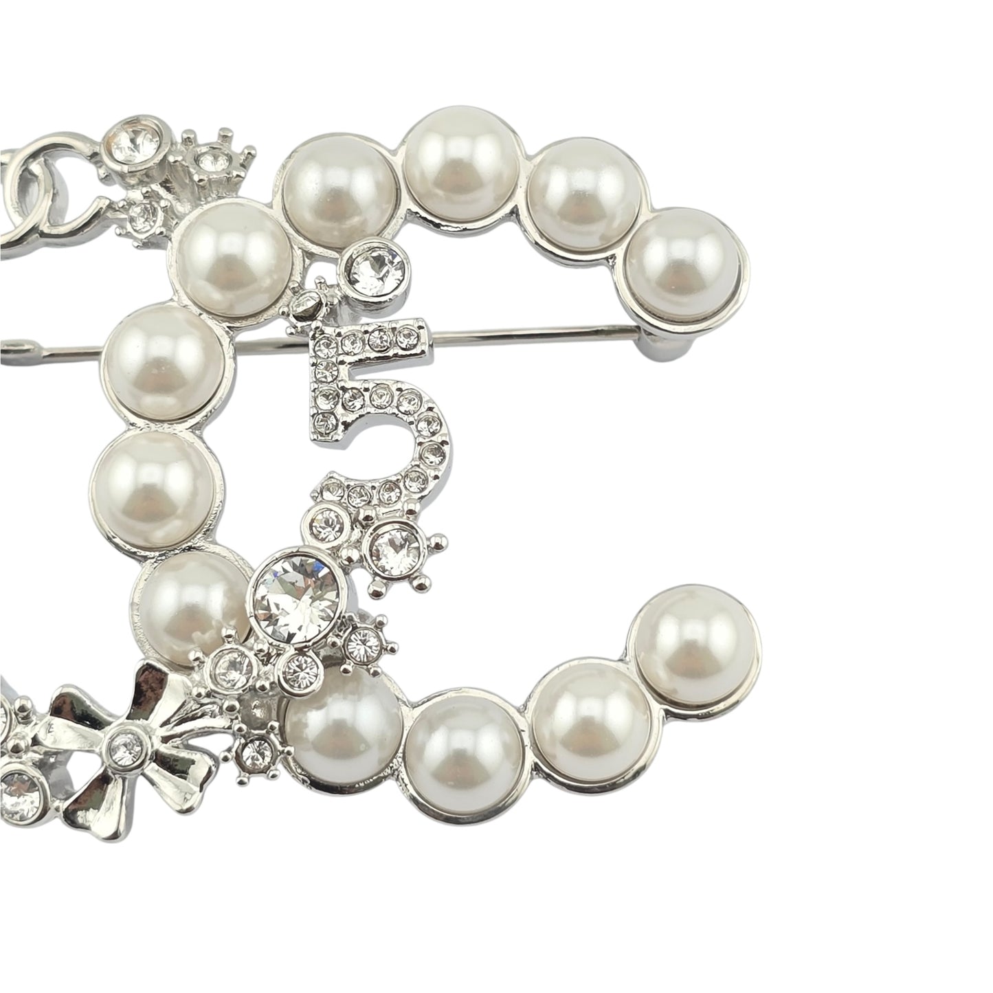 CHANEL SILVER FAUX PEARL CRYSTAL NO 5 CC BROOCH B23