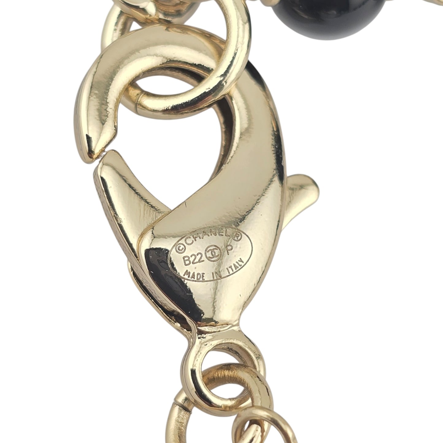 CHANEL ENAMEL CRYSTAL PEARL CC LION NECKLACE BLACK WHITE B22