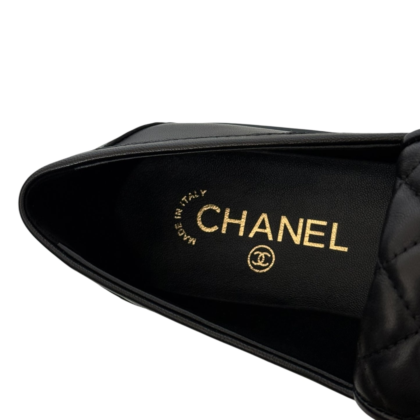 CHANEL CC BLACK LAMBSKIN QUILTED TURNLOCK LOAFERS - 39