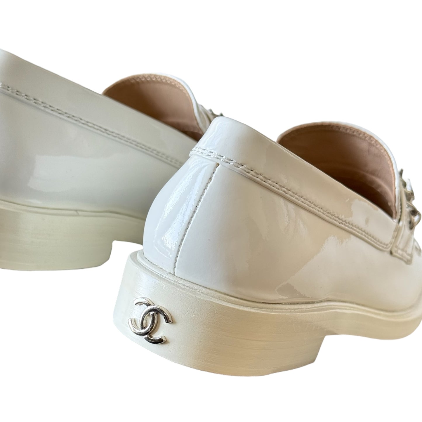 CHANEL WHITE SHINY CALFSKIN LOGO LOAFERS - 39