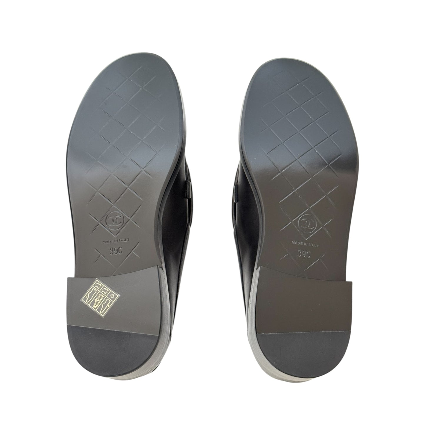 CHANEL CC BLACK LAMBSKIN QUILTED TURNLOCK LOAFERS - 39