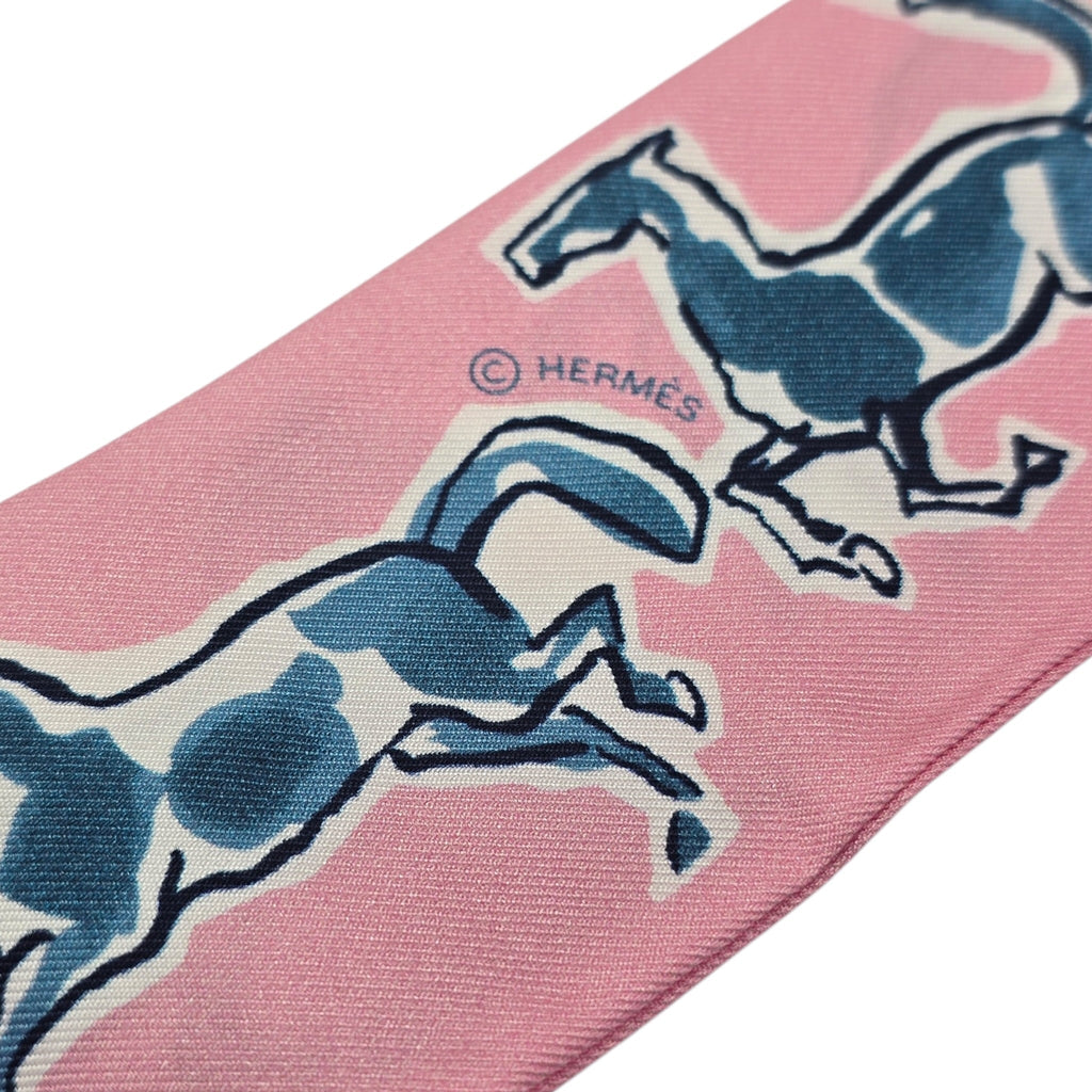 Hermes Silk Twilly Chevaux en Liberté