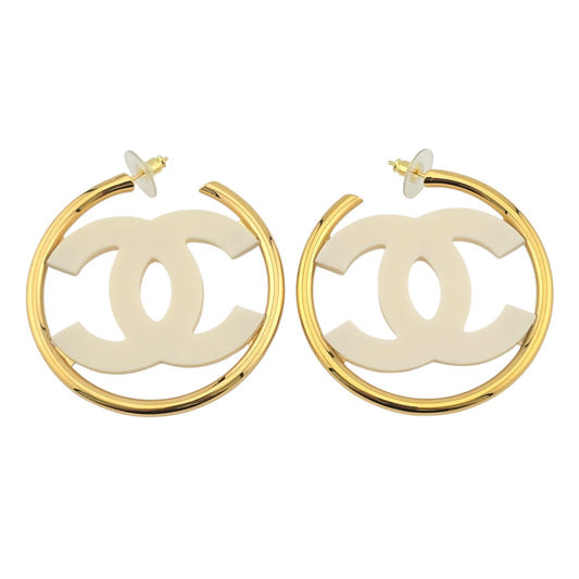 CHANEL WHITE RESIN HOOP CC EARRINGS B24