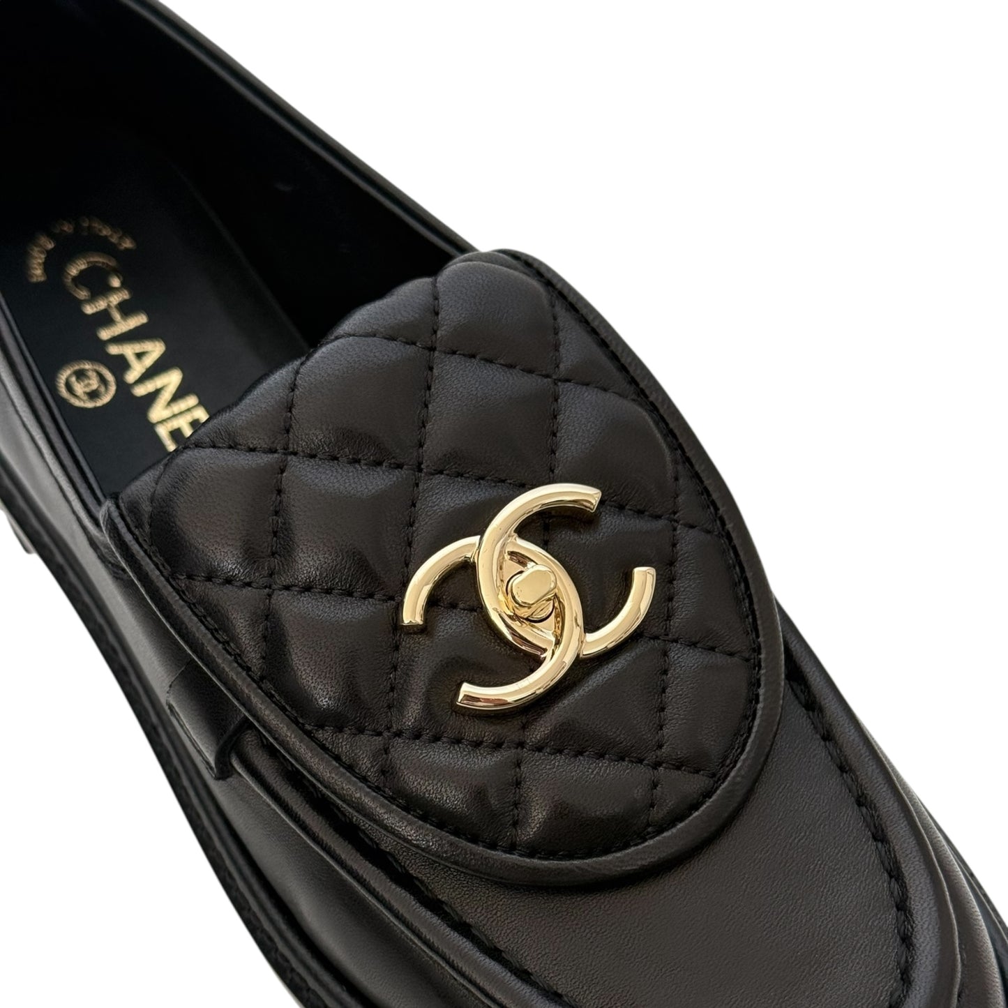 CHANEL CC BLACK LAMBSKIN QUILTED TURNLOCK LOAFERS - 39