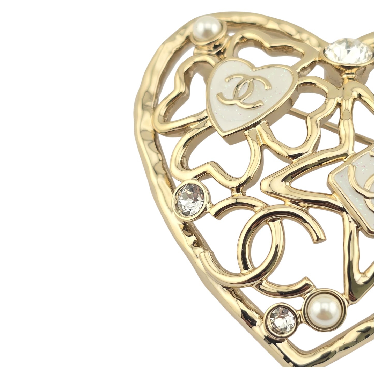 CHANEL GOLD HEART CC BROOCH L25