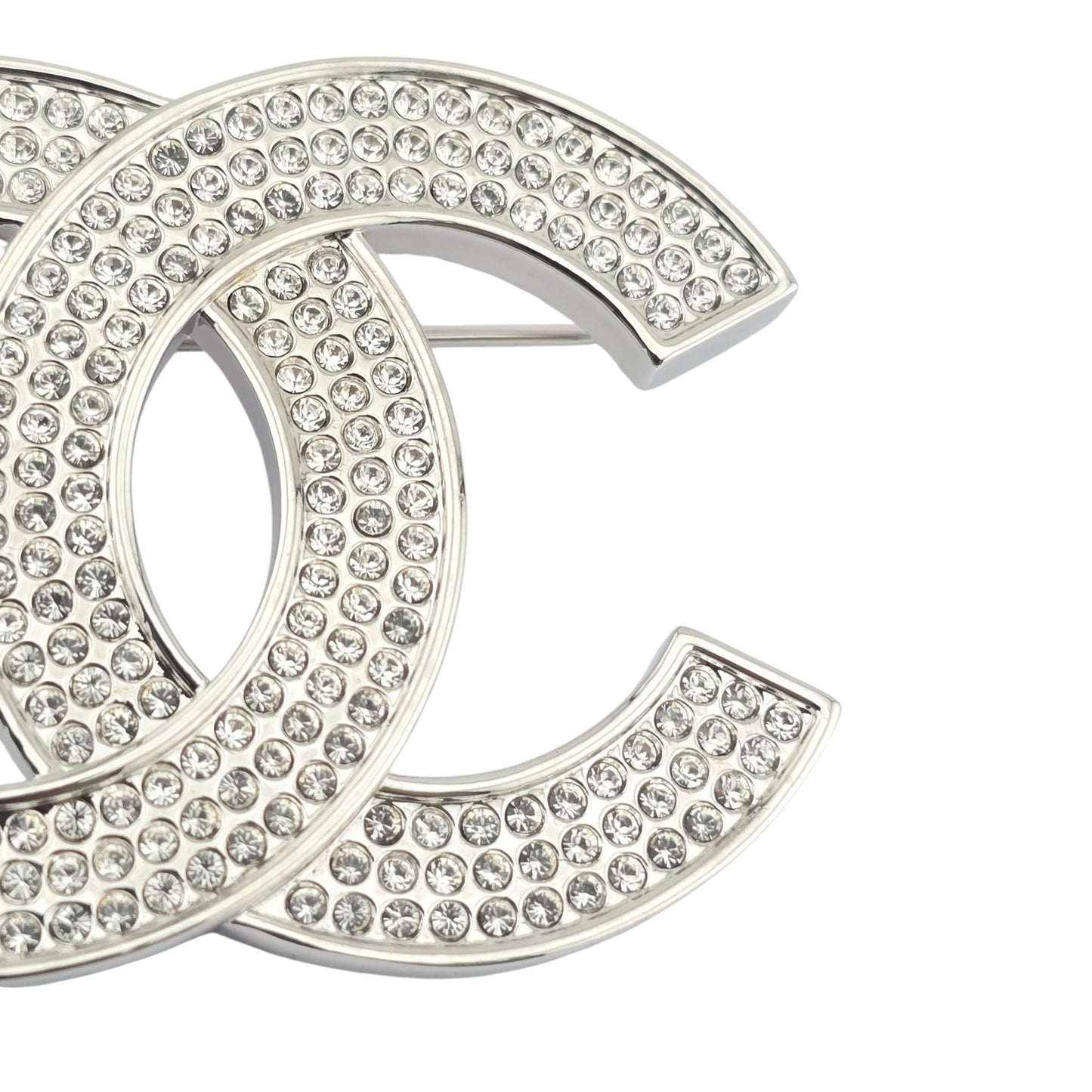CHANEL CRYSTAL CC BROOCH L25