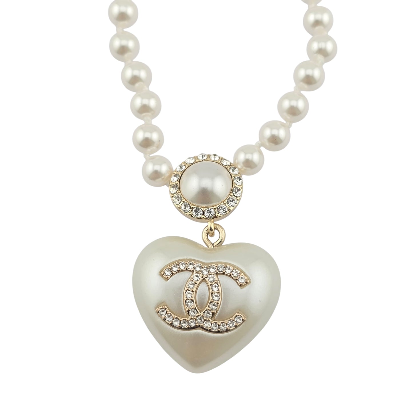 CHANEL FAUX PEARL HEART PENDANT NECKLACE A21