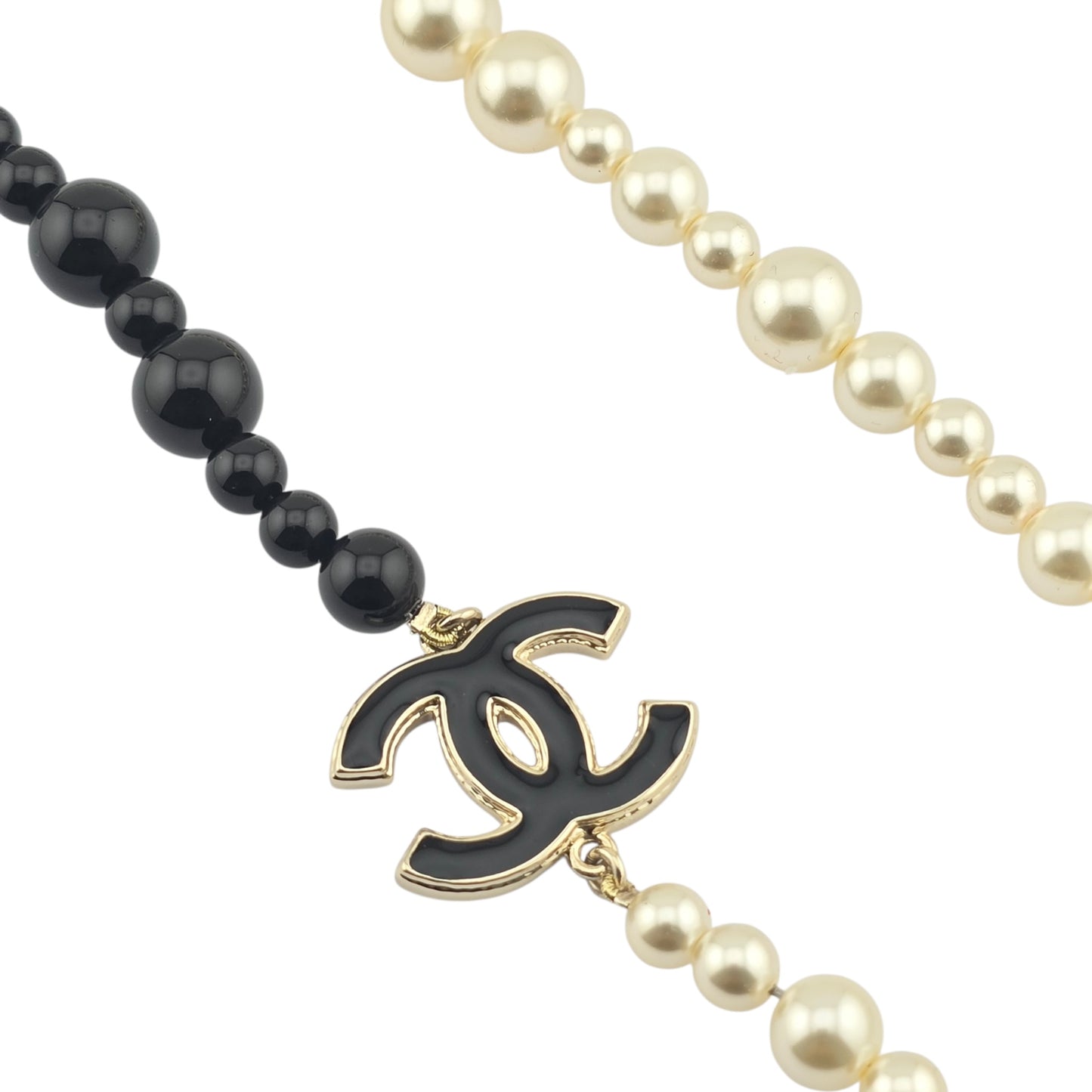 CHANEL FAUX PEARL ENAMEL LONG CC NECKLACE B22