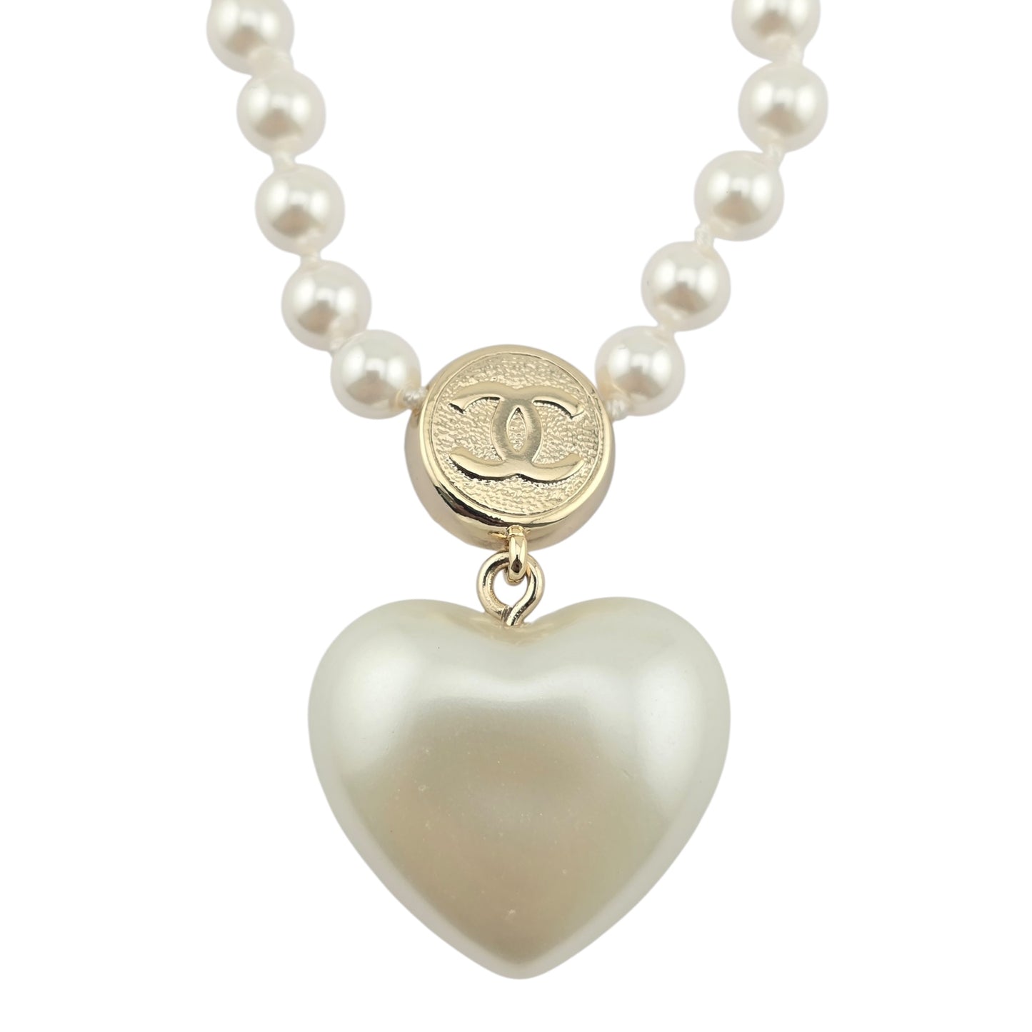 CHANEL FAUX PEARL HEART PENDANT NECKLACE A21