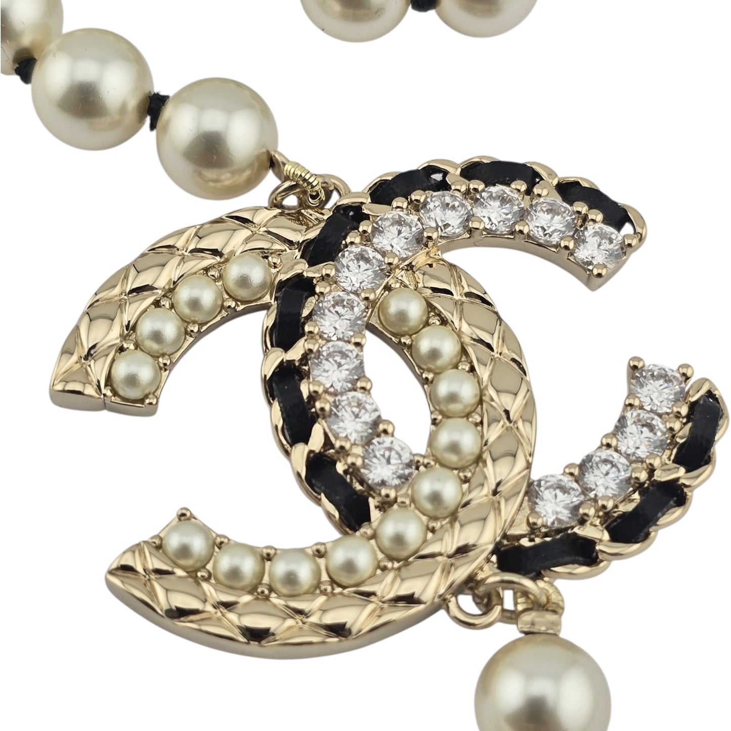 CHANEL FAUX LONG PEARL CC NECKLACE B22