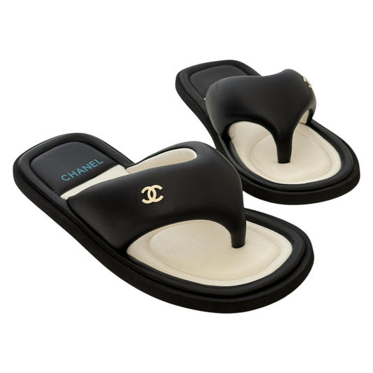 CHANEL CC LAMBSKIN PADDED BLACK THONG SANDALS - 39