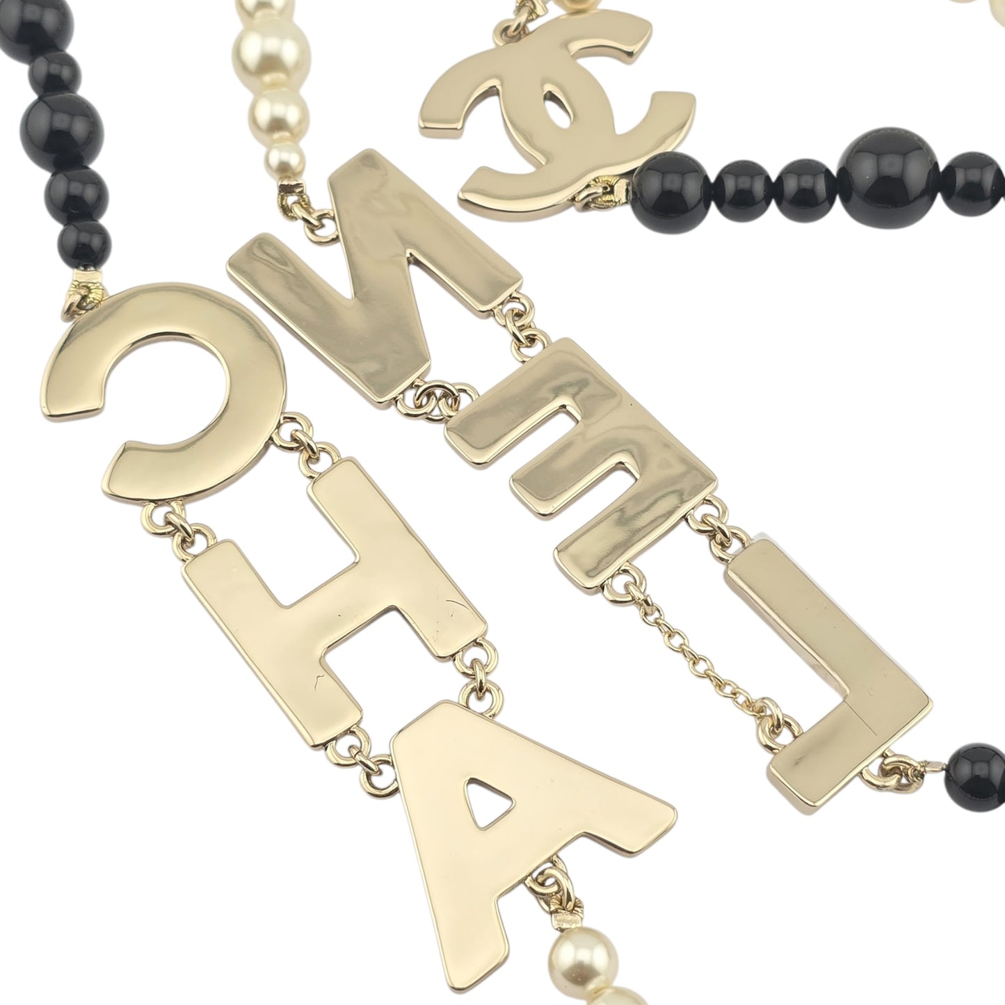 CHANEL FAUX PEARL ENAMEL LONG CC NECKLACE B22