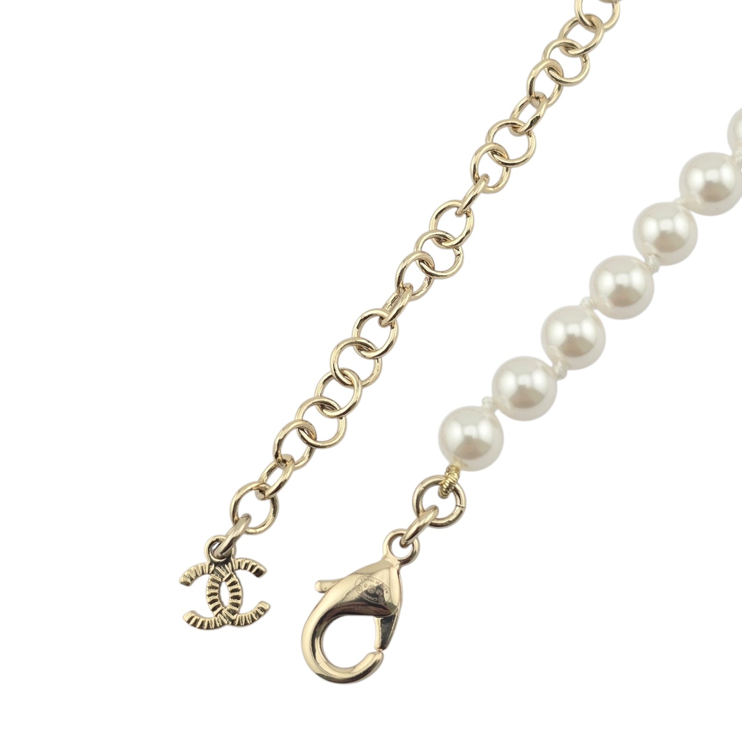 CHANEL FAUX PEARL HEART PENDANT NECKLACE A21