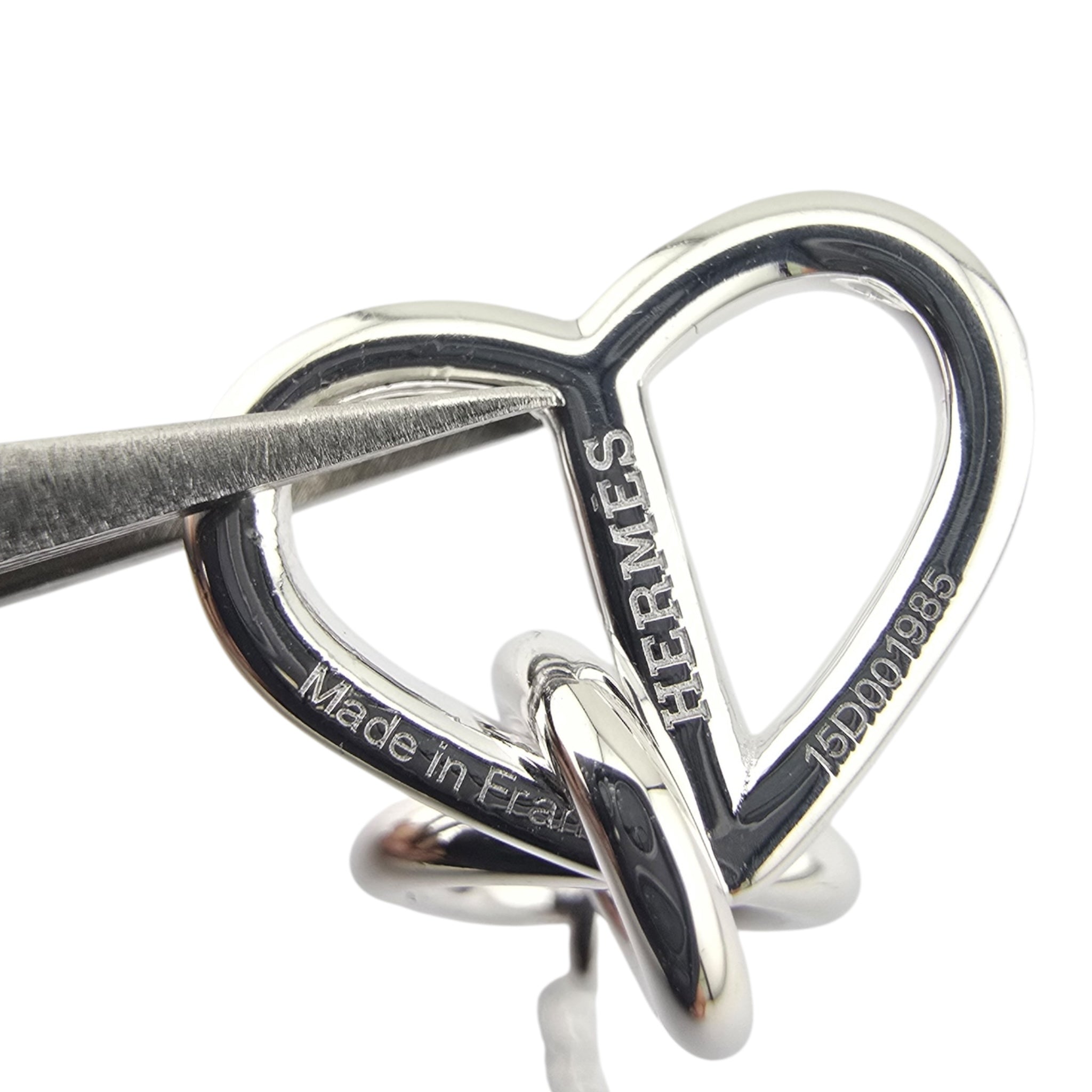 Hermes Cache-Cœur Amulette Pendant Sterling Silver Necklace